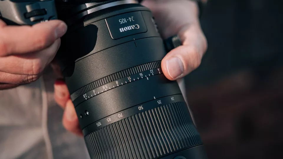 rf-24-105mm-f2.webp (34 KB)