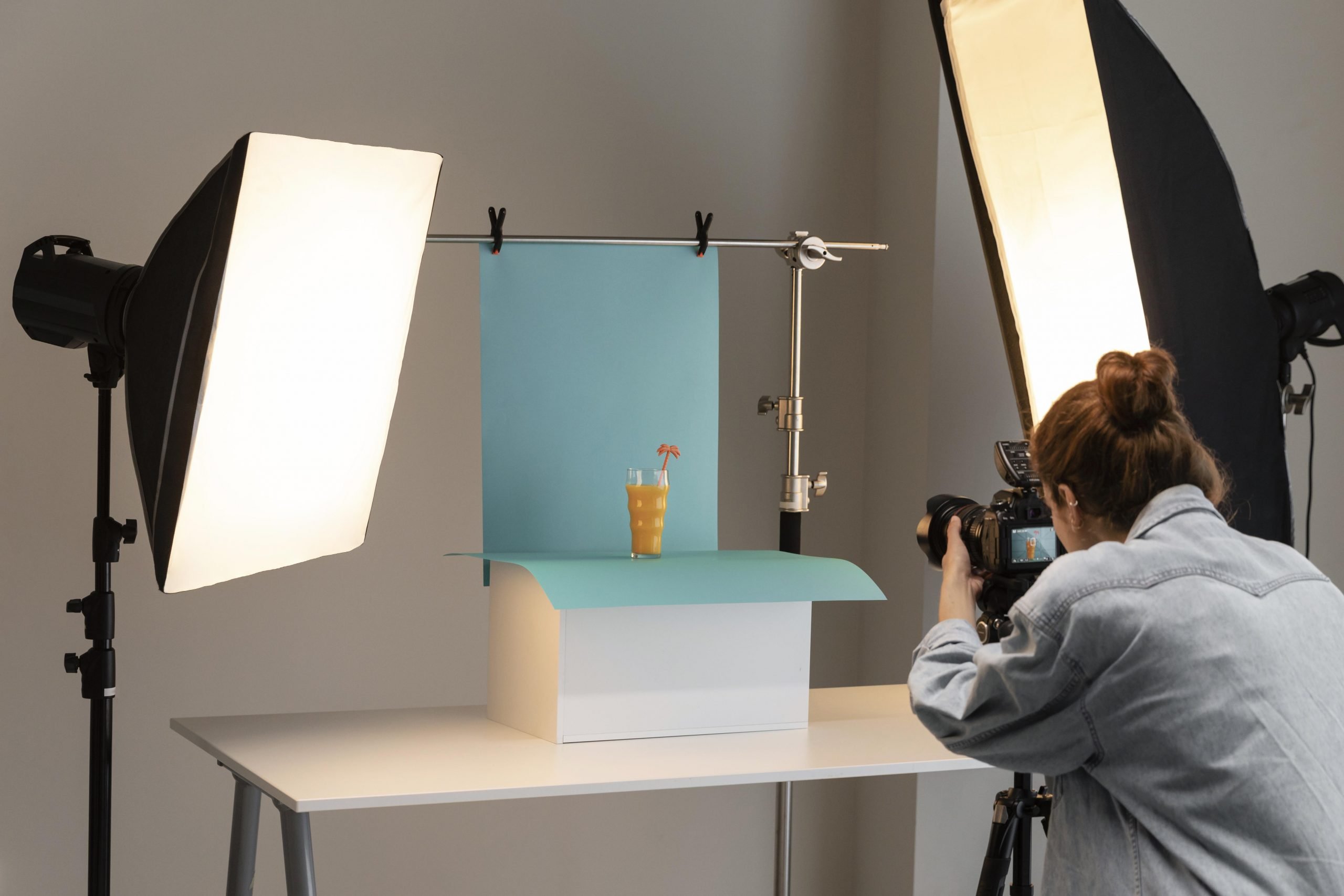 young-female-product-photographer-studio-scaled.jpg (246 KB)